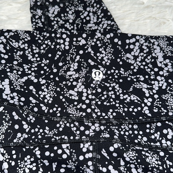 Lululemon In Movement 7/8 Tight *Everlux 25" Chirasu Black - Picture 6 of 6